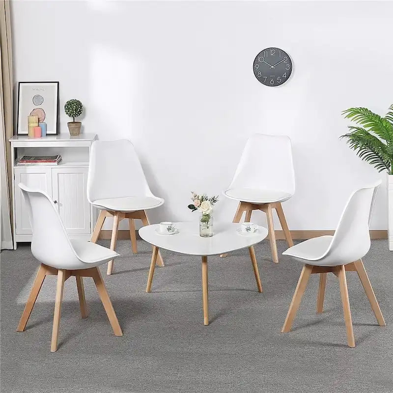 Set van 4 eetkamerstoelen met moderne, zacht gevoerde zittingen