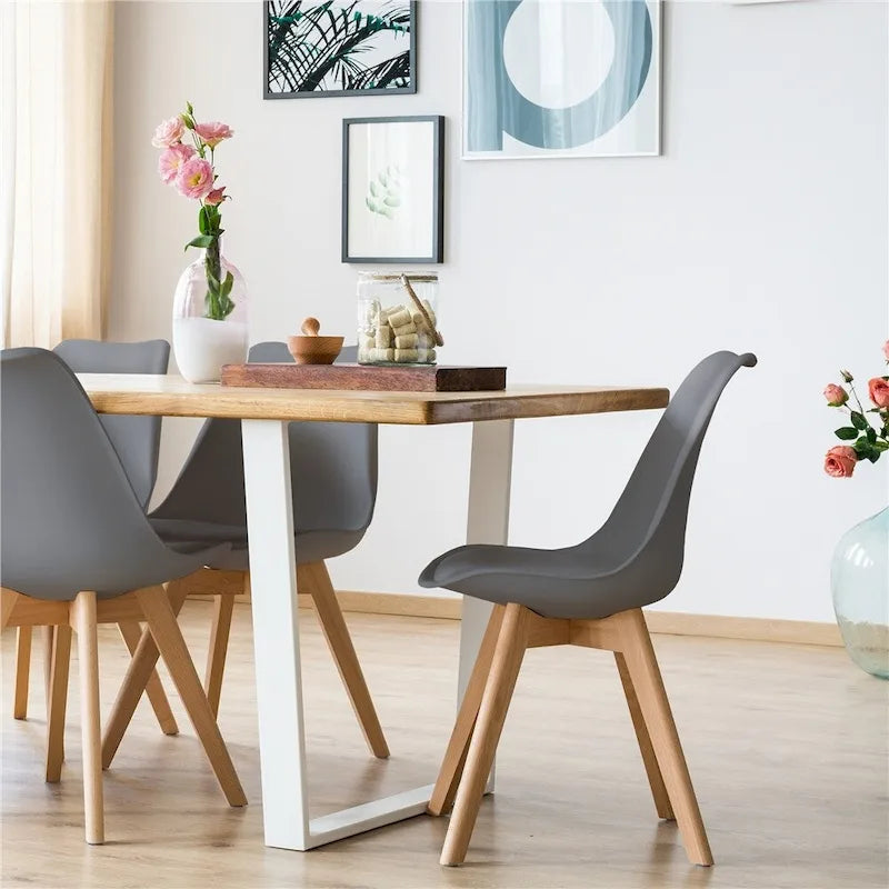 Set van 4 eetkamerstoelen met moderne, zacht gevoerde zittingen